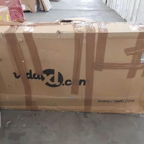 BOXED BENCH (1 BOX)