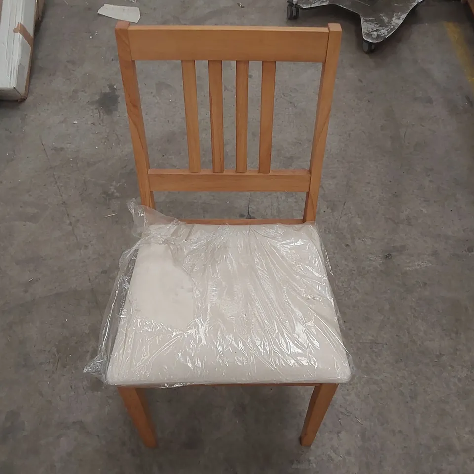 DESIGNER WOODEN DINING CHAIR WITH UPHOLSTERED PADDING 