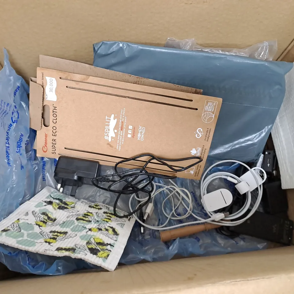 APPROXIMATELY 8 ASSORTED ITEMS TO INCLUDE IPHONE 5S, XBOX ONE POWER ADAPTER, WIRED EARPHONES, ETC