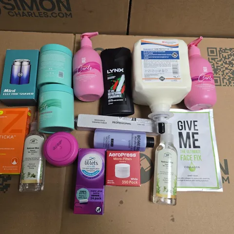LOT OF APPROXIMATELY 25 ASSORTED HEALTH AND BEAUTY ITEMS TO INCLUDE GIVE ME CONDITIONERS, AERO PRESS FILTERS AND MINI SHAVER