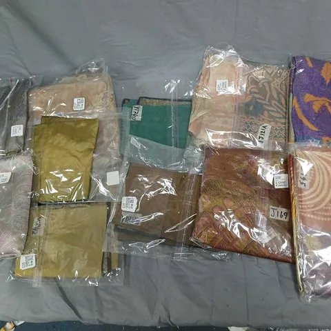 BOX OF APPROXIMATELY 15 ASSORTED HOME FABRIC ITEMS