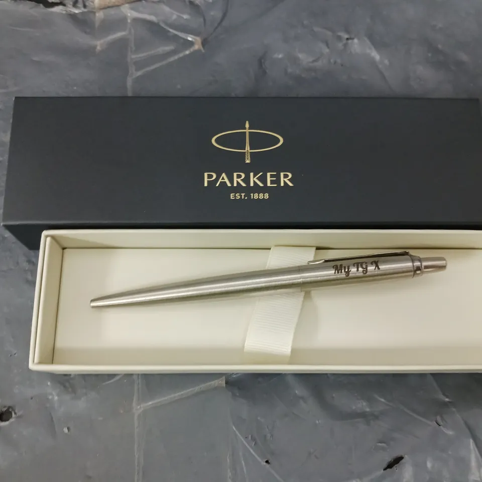 BOXED PERSONALISED PARKER PEN  RRP £29.99