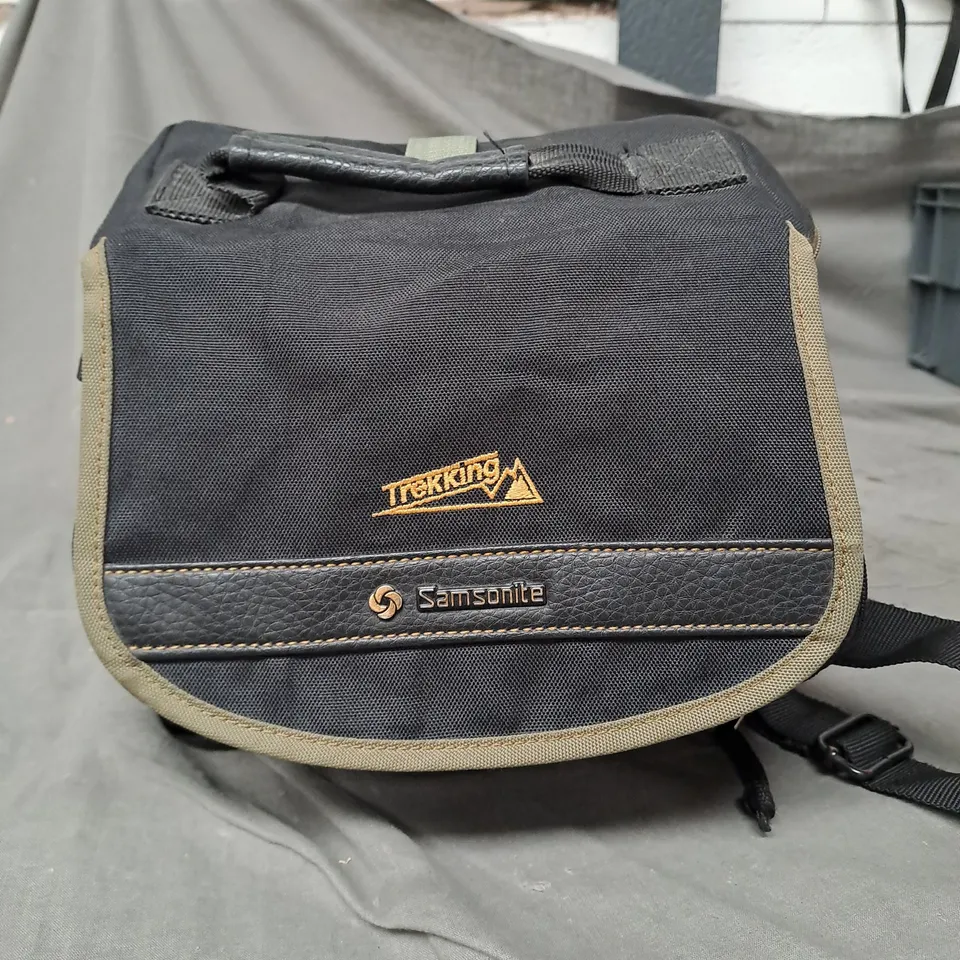 SAMSONITE TREKKING CAMERA HIKING BAG - BLACK AND GREEN