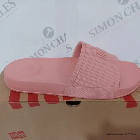 FITFLOP IQUSHION SLIDES IN PINK - SIZE 6