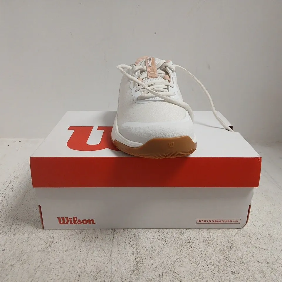 BOXED PAIR OF WILSON INTRIGUE PRO CLAY TRAINERS IN WHITE/CAMEO ROSE SIZE UK 4