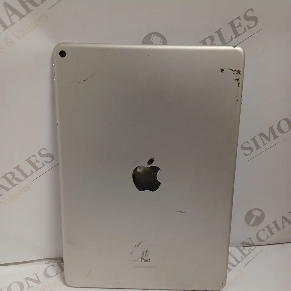 APPLE IPAD AIR A2152 IN SLIVER