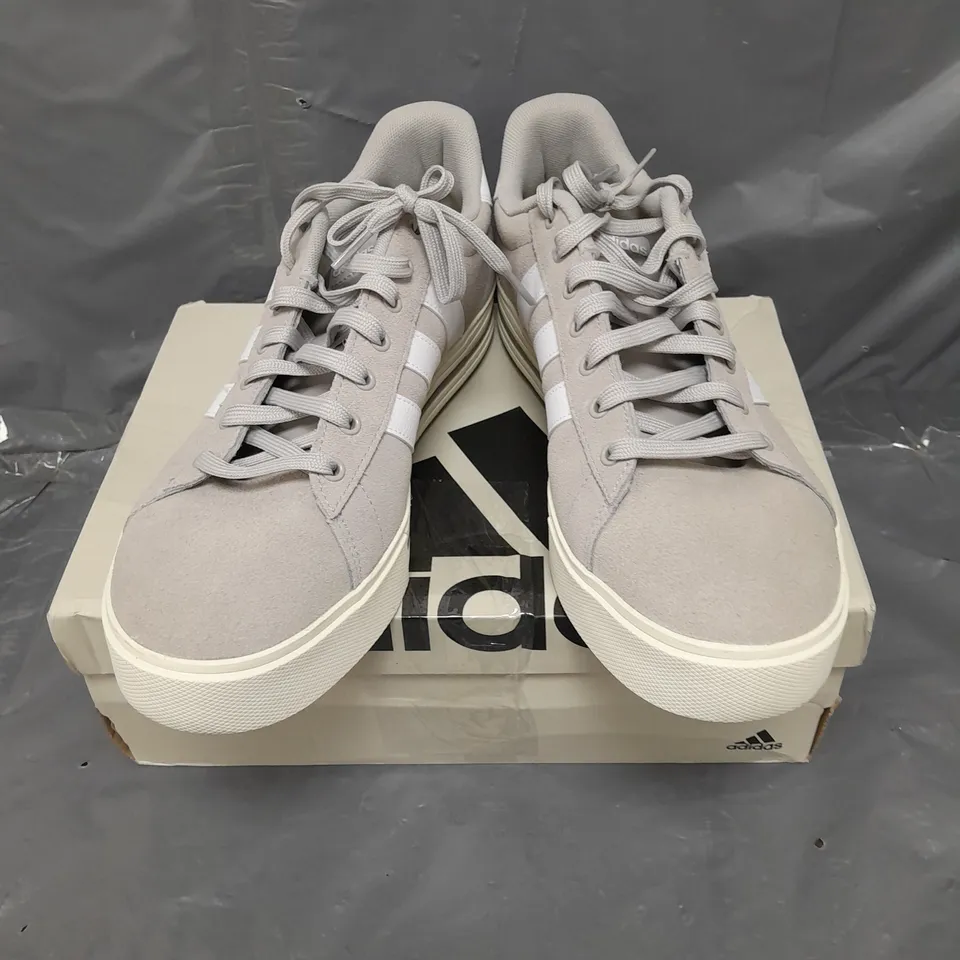 BOXED PAIR OF ADIDAS SUEDE DAILY 4.0 TRAINERS - GREY - 11