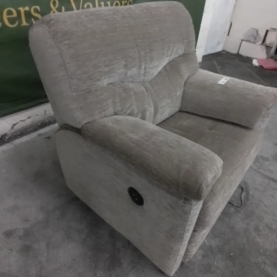 DESIGNER G PLAN MADE STRATFORD DESTINY STORM FABRIC ELECTRIC RECLINING ARM CHAIR