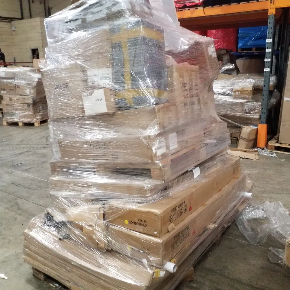 PALLET CONTAINING ASSORTED PRODUCTS INCLUDING 14" PEDESTAL FAN, BLENDER & PORTABLE TOILET