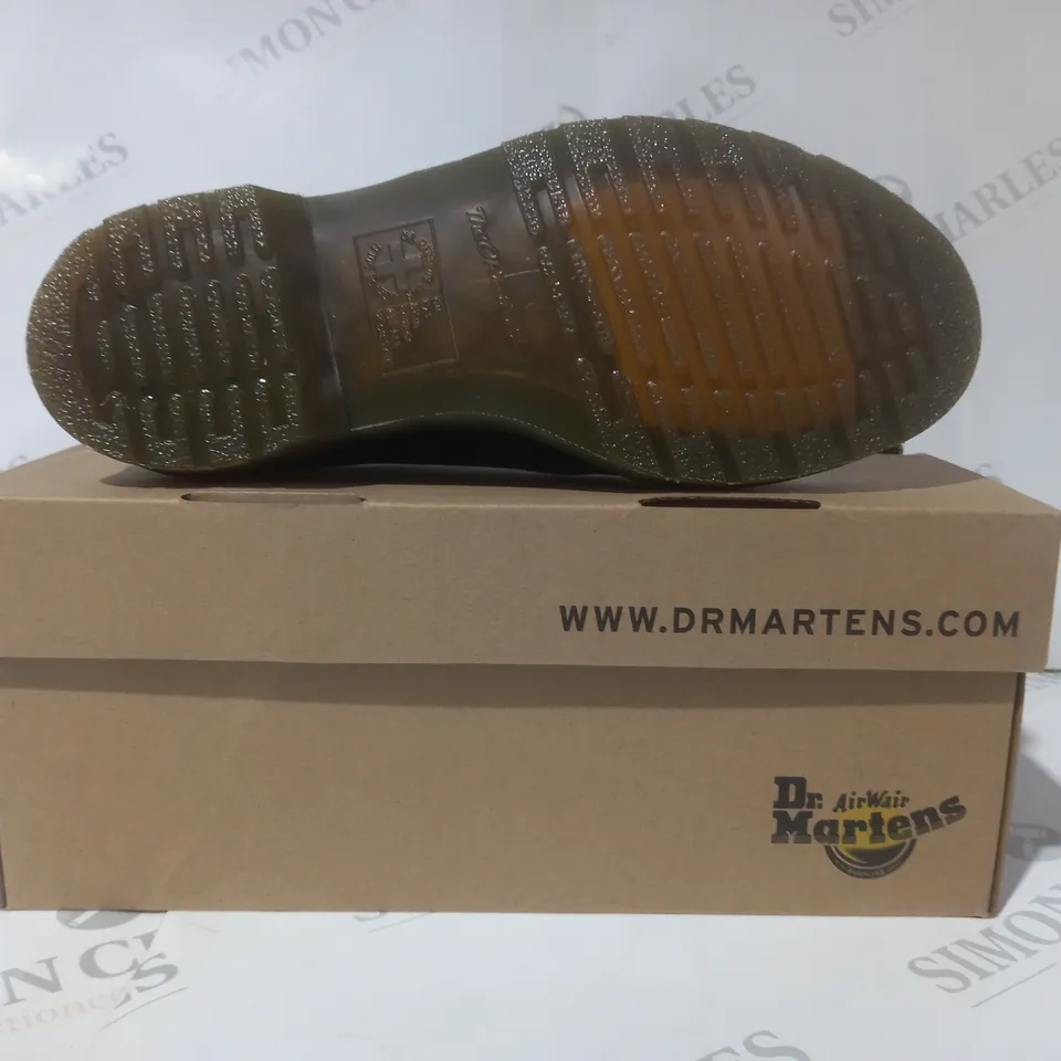 BOXED PAIR OF DR MARTENS 1461 PW LACE UP SHOES IN BLACK UK SIZE 5