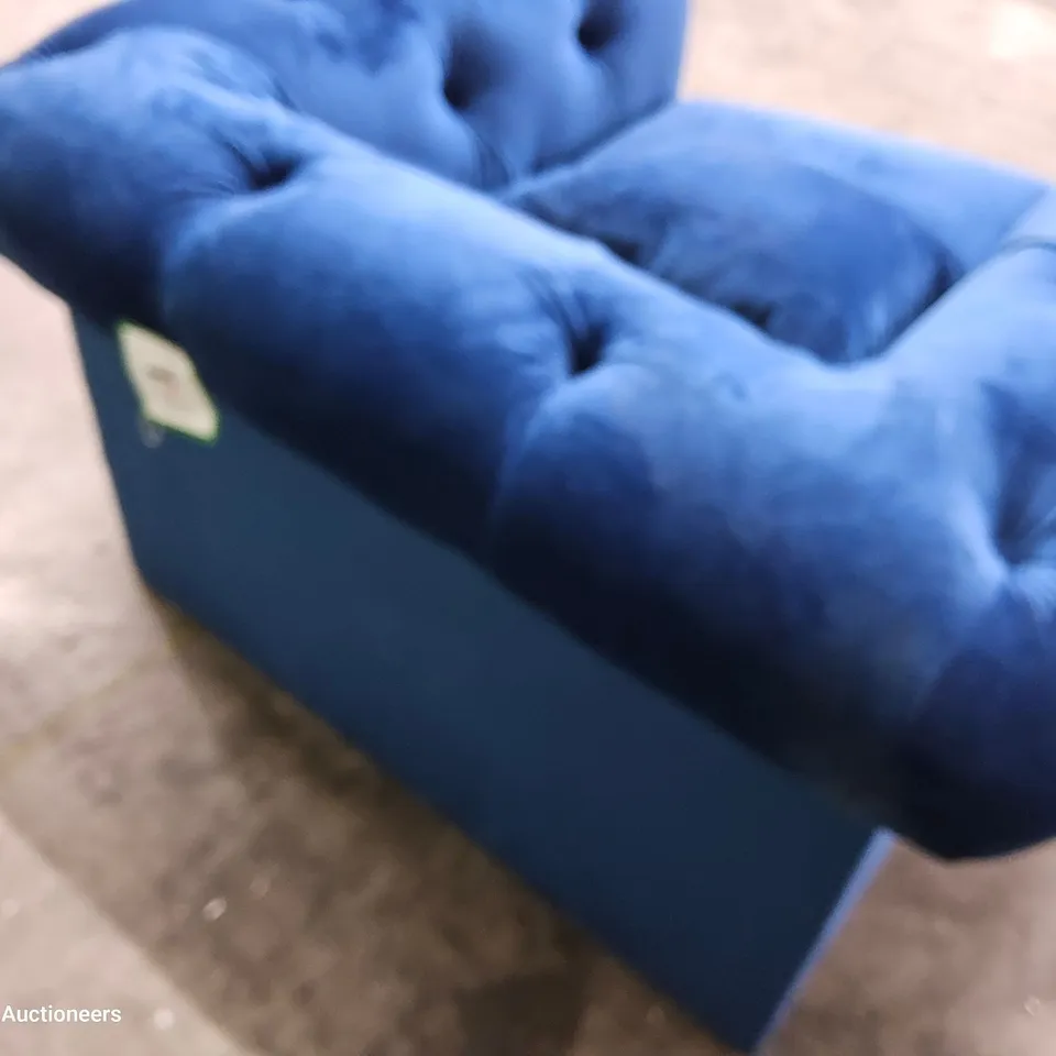 DESIGNER THE HAXTON BLUE VELVET CHESTERFIELD STYLE EASY CHAIR 