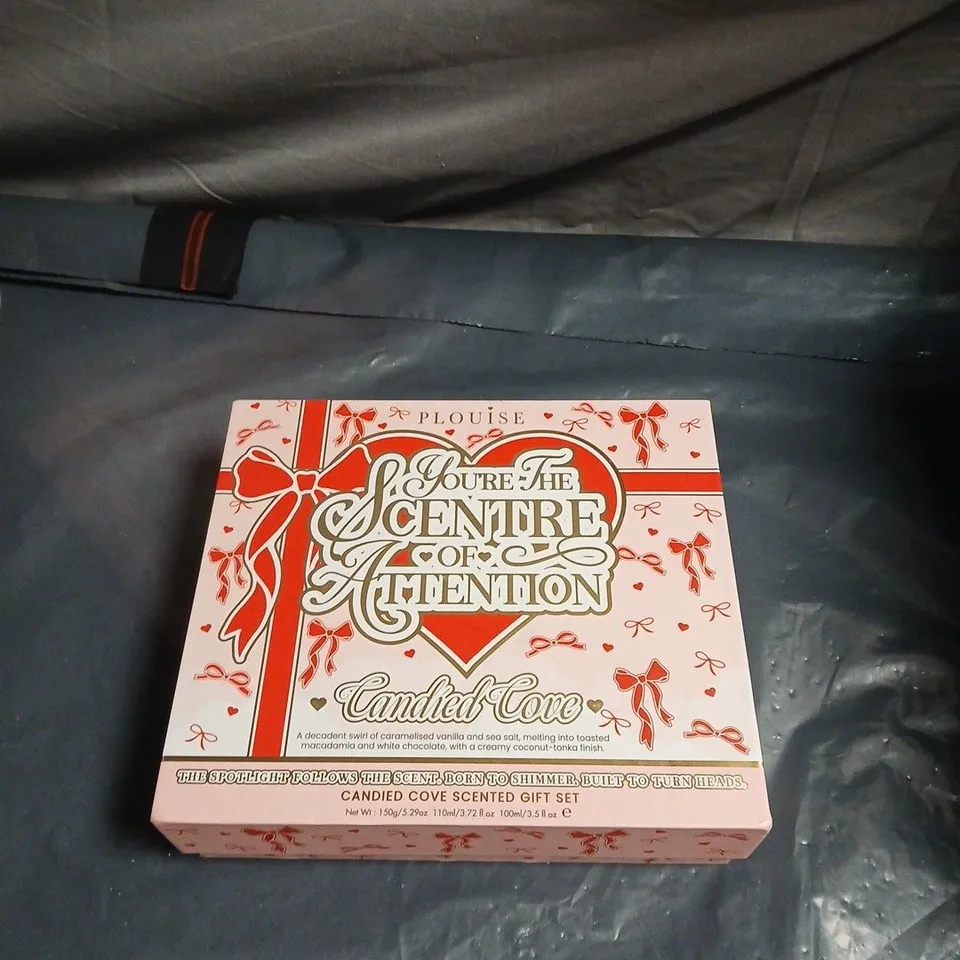 P LOUISE YOU'RE THE CENTRE OF ATTENTION CANDIED COVE SCENTED GIFT SET – 3-PIECE