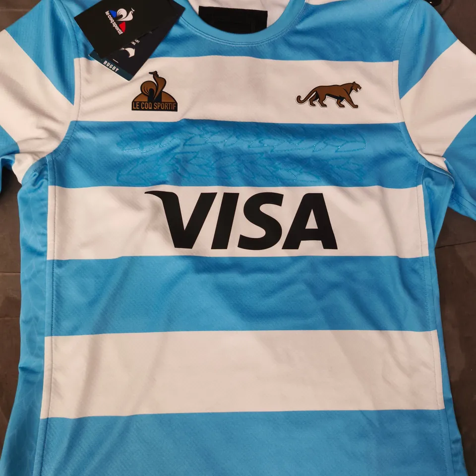 LE COQ SPORTIF ARGENTINA RUGBY HOME JERSEY IN BLUE/WHITE SIZE LARGE