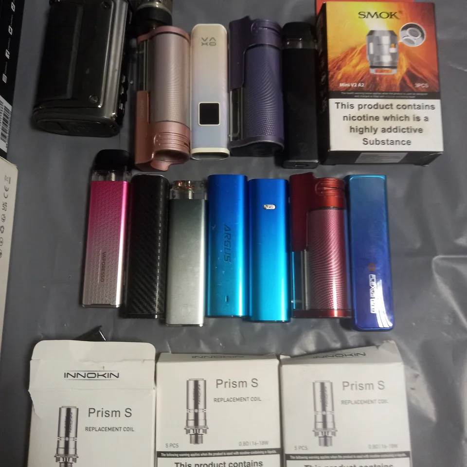 LOT OF APPROXIMATELY 25 ASSORTED VAPING ITEMS TO INCLUDE ASPIRE, VAPORESSO AND VOOPOO