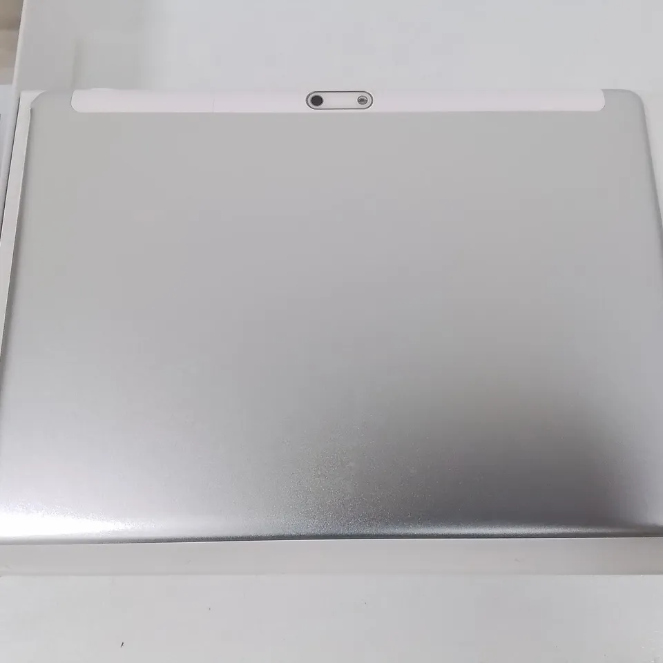 UNBRANDED WHITE ANDROID TABLET