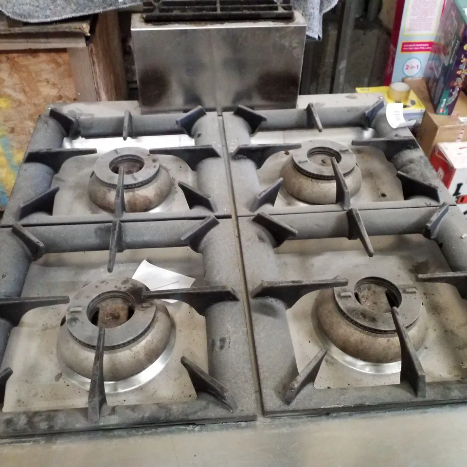 4 BURNER COMMERCIAL OVEN