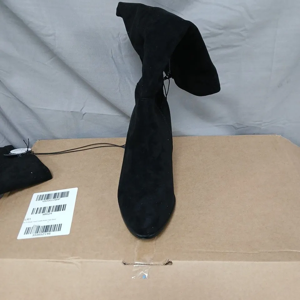 NEW LOOK WOMEN'S BLACK SUEDE ANKLE BOOT – UK4 WIDE FIT