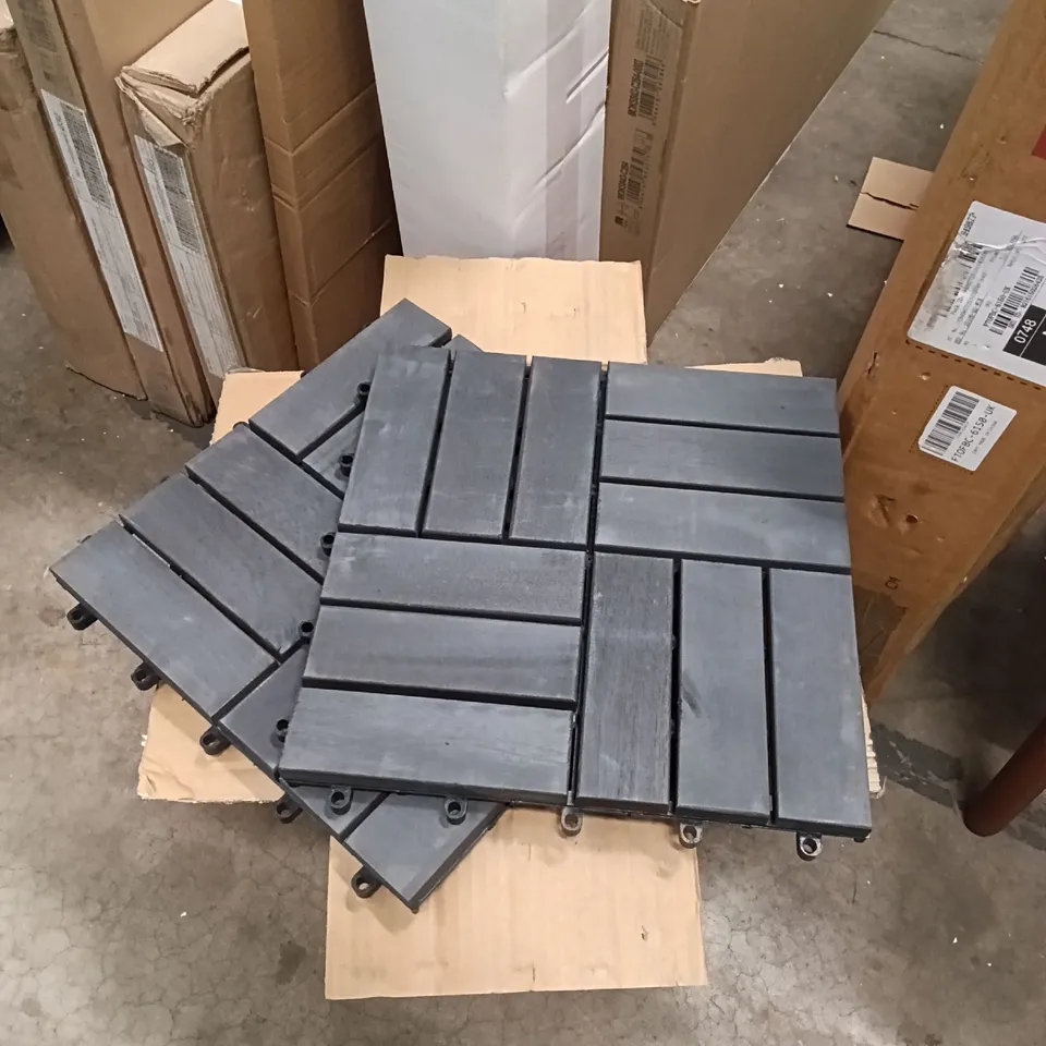 BOXED PLASTIC TILES - BLACK (1 BOX)