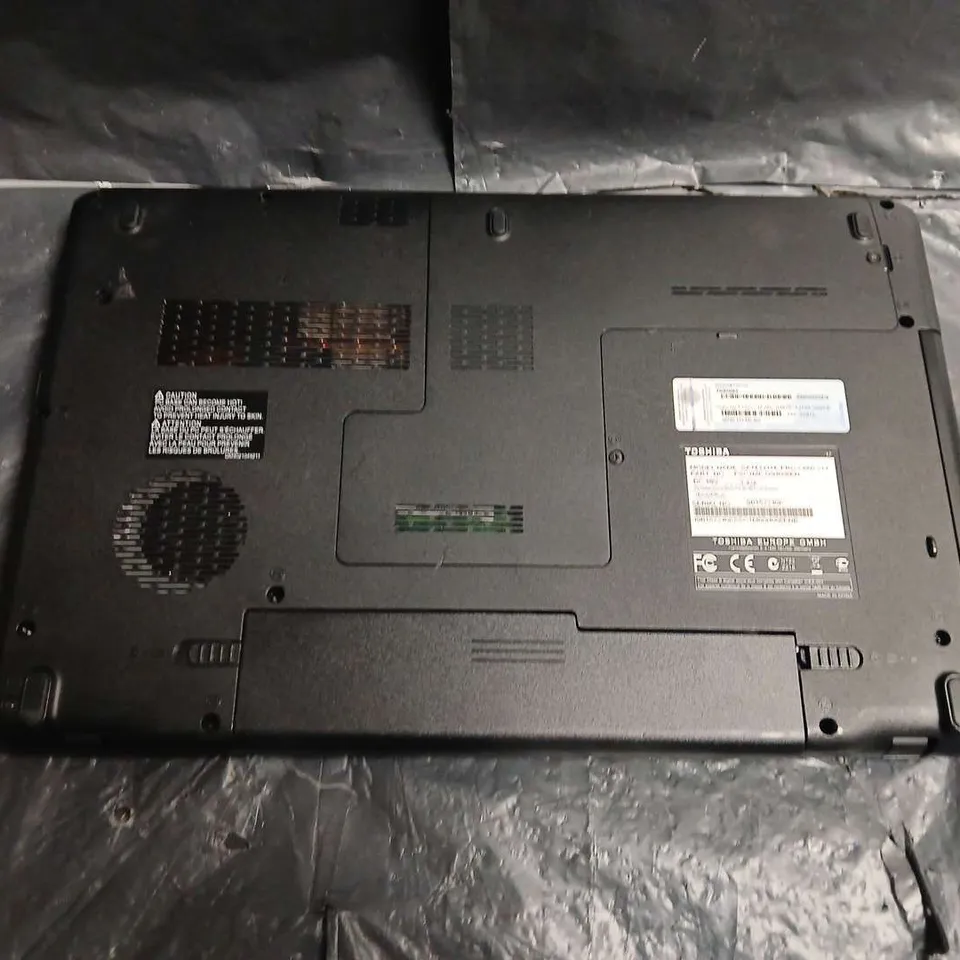 TOSHIBA SATELLITE PRO LAPTOP – BLACK - MODEL UNSPECIFIED 