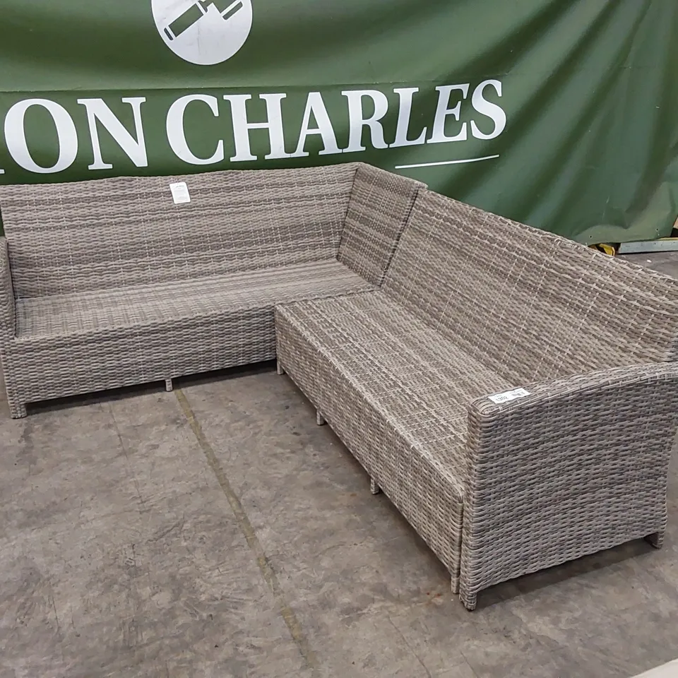 DESIGNER GREY RATTAN GARDEN/PATIO CORNER SOFA