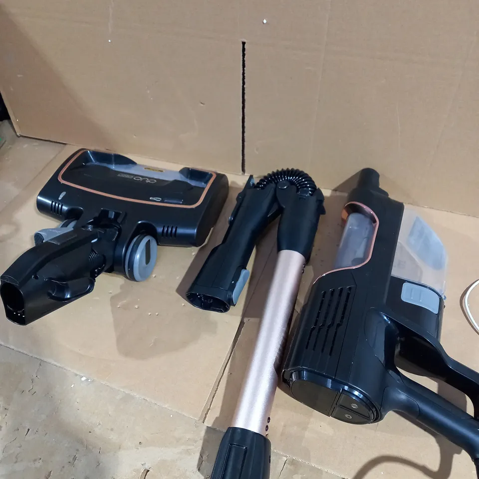 SHARK CORDED STICK VACUUM HZ500UKT