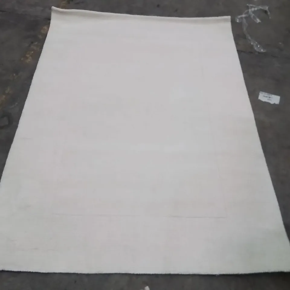 QUALITY DESIGNER AREA RUG - APPROXIMATELY 240X160CM