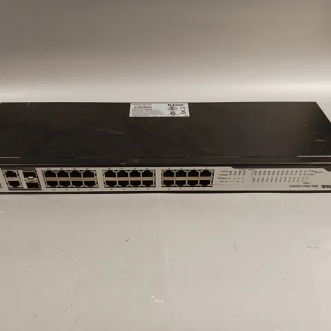 D-LINK DES-1228 24 PORT SWITCH