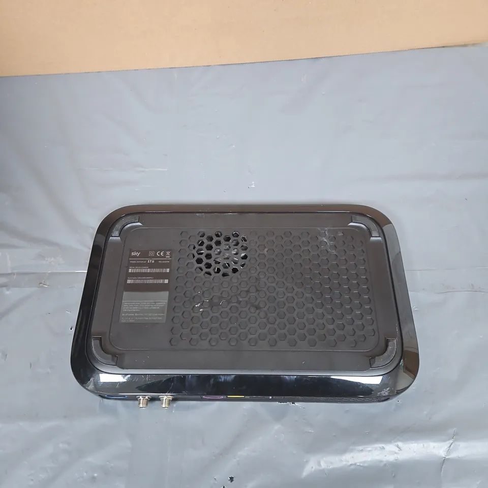 SKY 1TB SET-TOP BOX (MODEL ES340A-08) – HDMI, ETHERNET