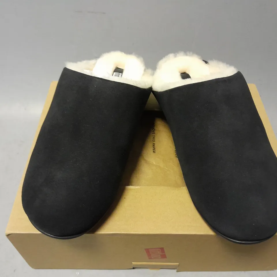 BOXED PAIR OF FITFLOP CHRISSIE SHEARLING SLIPPERS IN BLACK - UK 3