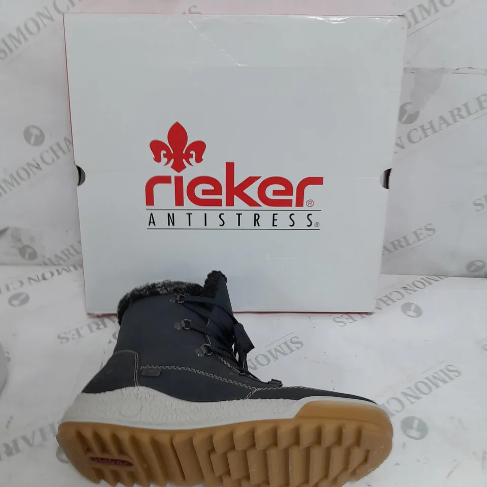 BOXED PAIR OF RIEKER WARM HIKING BOOTS IN NAVY UK SIZE 6.5