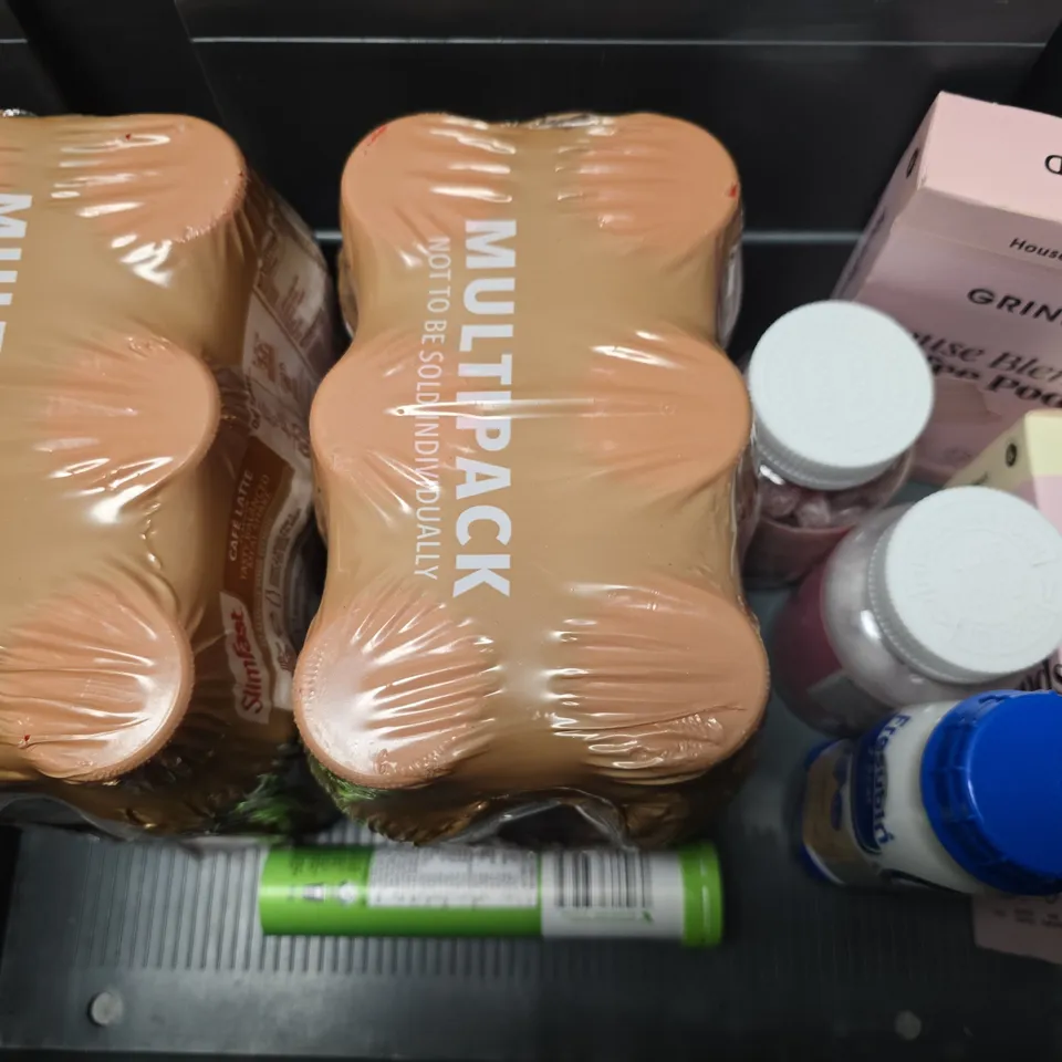 APPROXIMATELY 12 ASSORTED FOOD & DRINK ITEMS TO INCLUDE - COFFEE MATE , TOBLERONE , SLIMFAST ETC