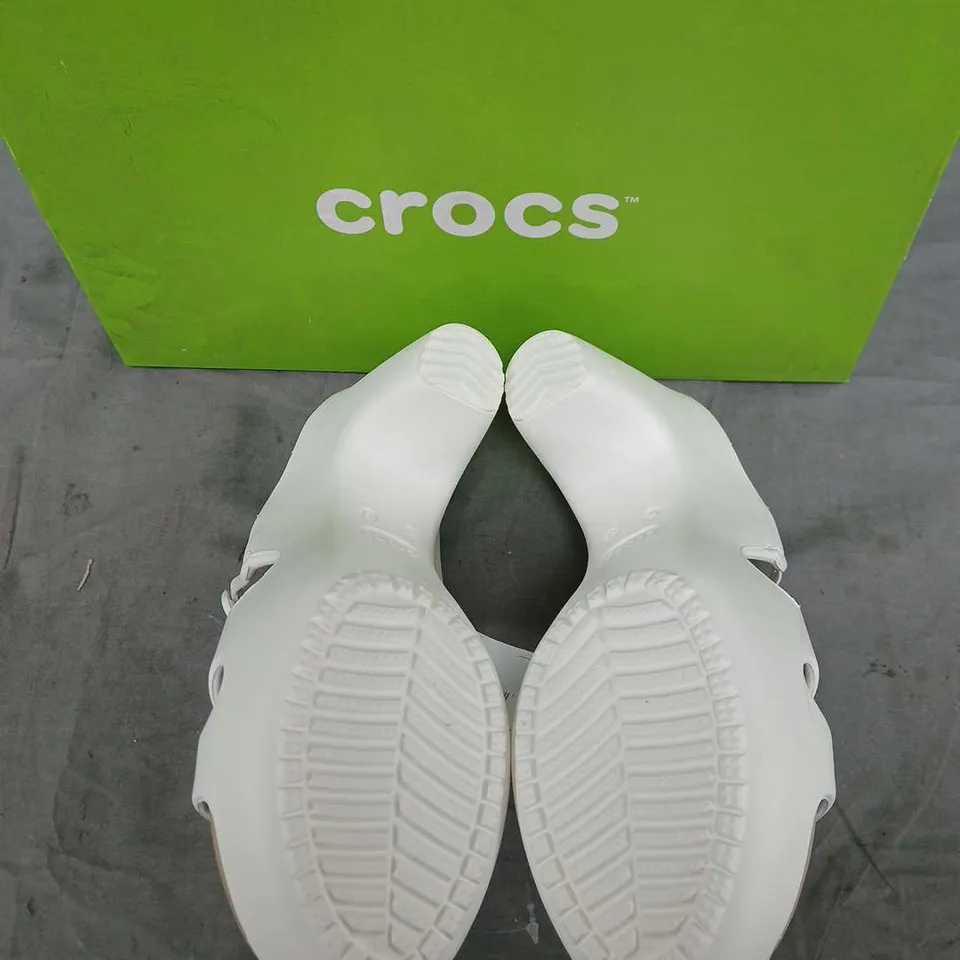 CROCS CYPRUS V HEEL W SANDALS – WHITE, UK 7
