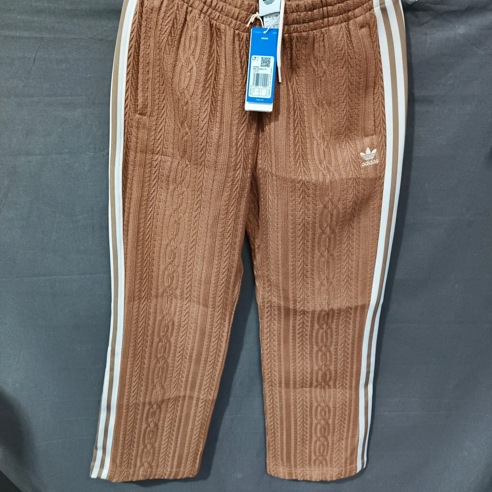 ADIDAS KNIT CLASSIC TP TRACK PANTS – UK L – BROWN