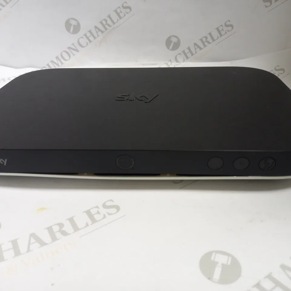 SKY Q BOX - ES140