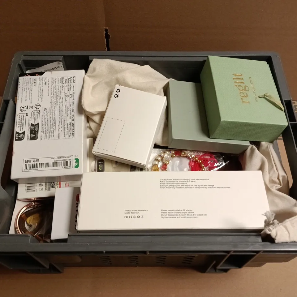 APPROXIMATELY 10 ASSORTED JEWELLERY ITEMS TO INCLUDE - NECKLACE ,WATCH , EARRINGS ETC