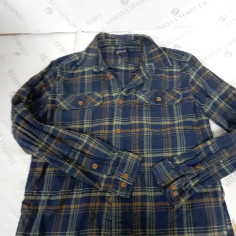 PATAGONIA BUTTON FLANNEL SHIRT SIZE M