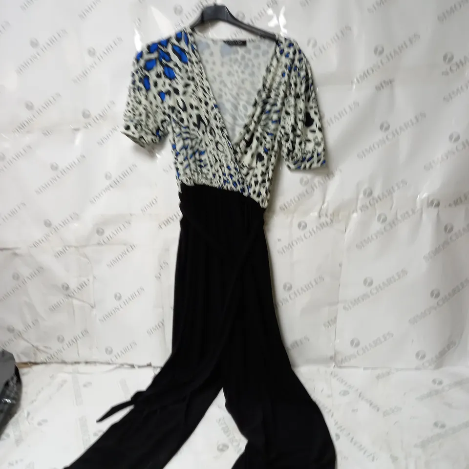 BOX OF APPROXIMATELY 10 ASSORTED WOMEN'S CLOTHING ITEMS INCLUDING JUMPSUITS, DRESSES ETC 