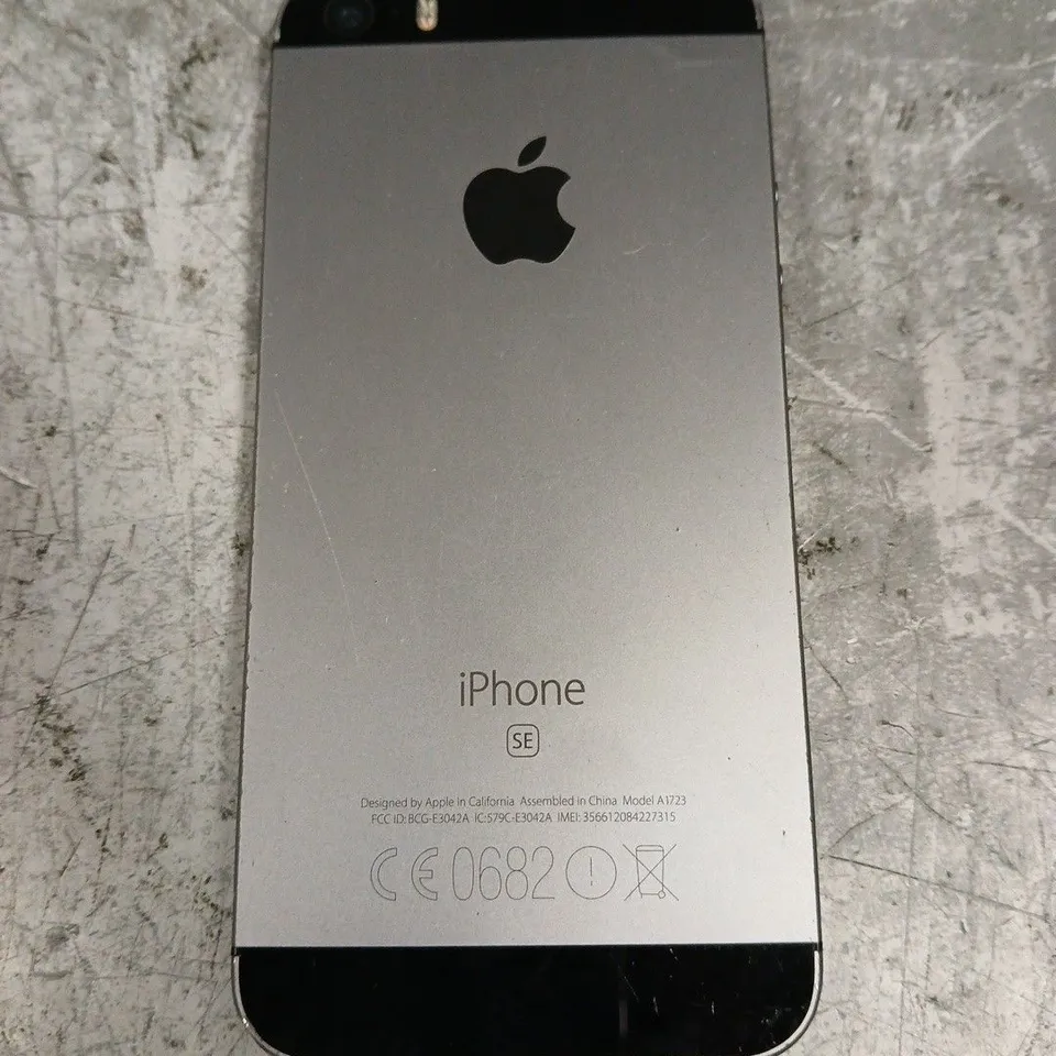 APPLE IPHONE SE SMARTPHONE 