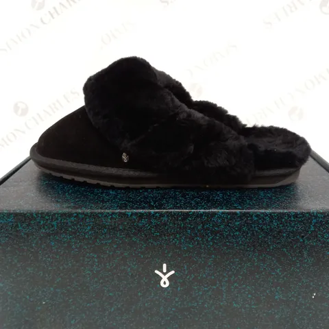 BOXED PAIR OF EMU AUSTRALIA NEST "JOLIE" SHEEPSKIN SLIPPERS - UK SIZE 6, BLACK