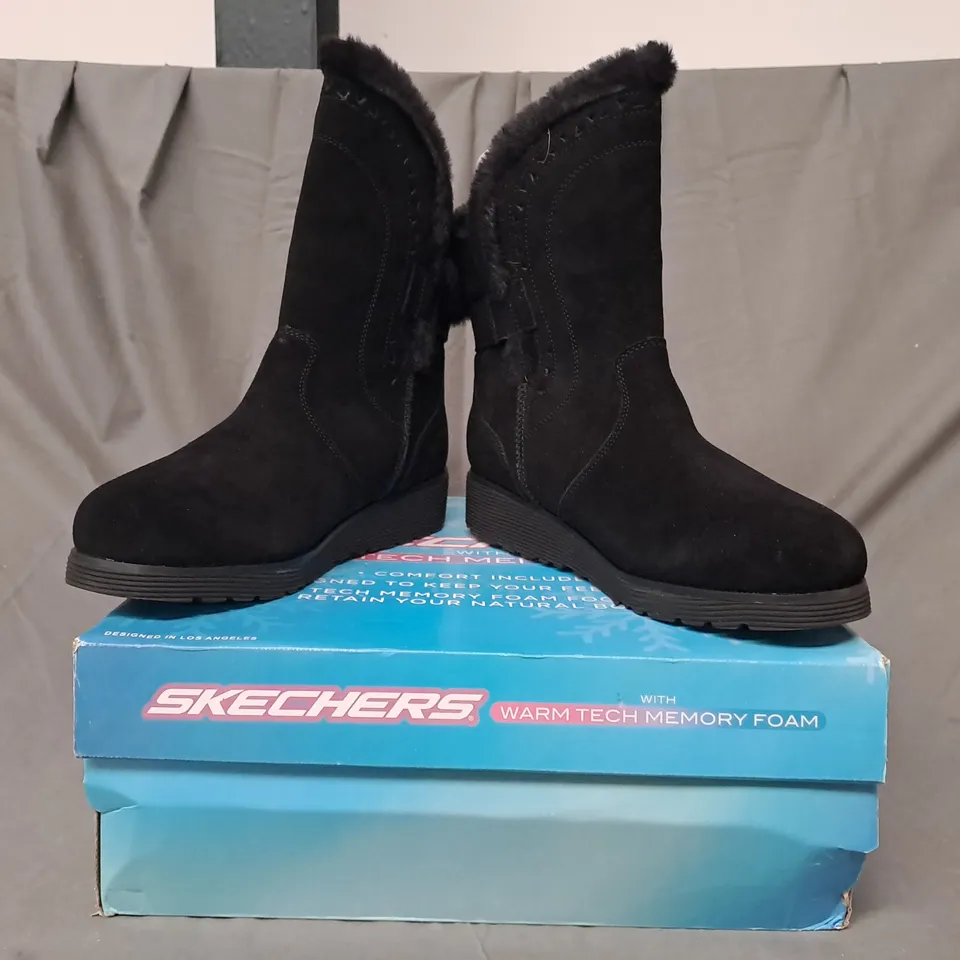 BOXED PAIR OF SKECHERS WEDGE BOOTS IN BLACK UK SIZE 7