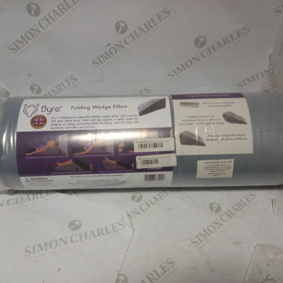 BYRE FOLDING WEDGE PILLOW 