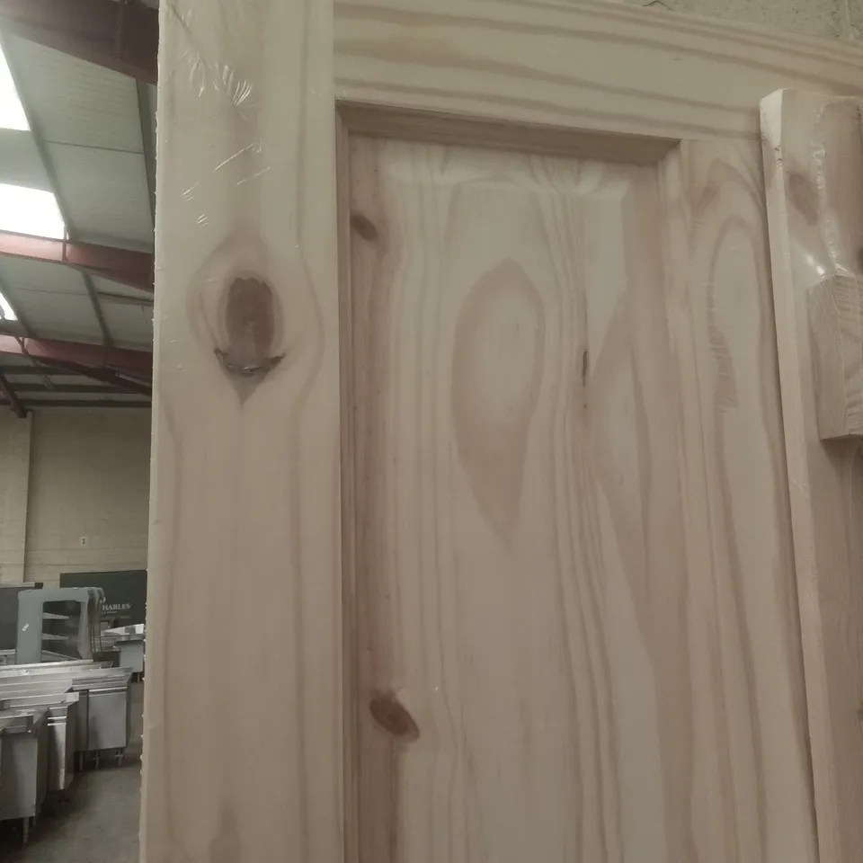 2040 X 726MM 4 PANEL KNOTTY PINE INTERNAL DOOR