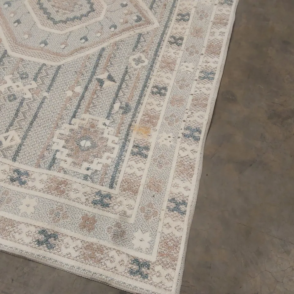 QUALITY DESIGNER AREA RUG - APPROXIMATELY 285 x 192cm