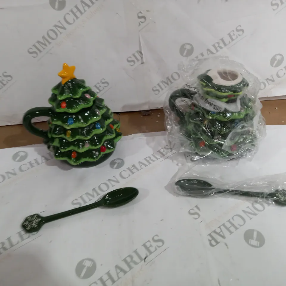 2X CHRISTMAS TREE MUGS GREEN