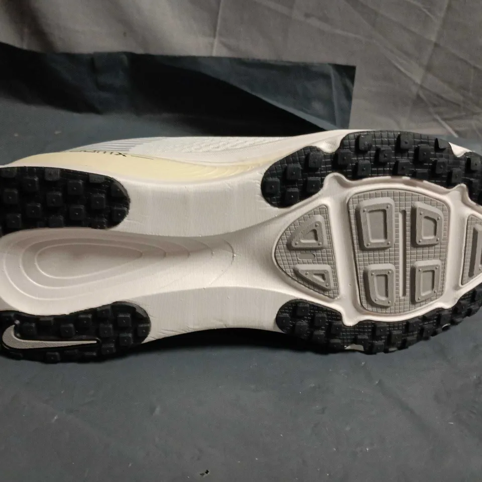 UNBOXED PAIR OF NIKE ZOOMX RUNNING SHOES – UK SIZE 8.5