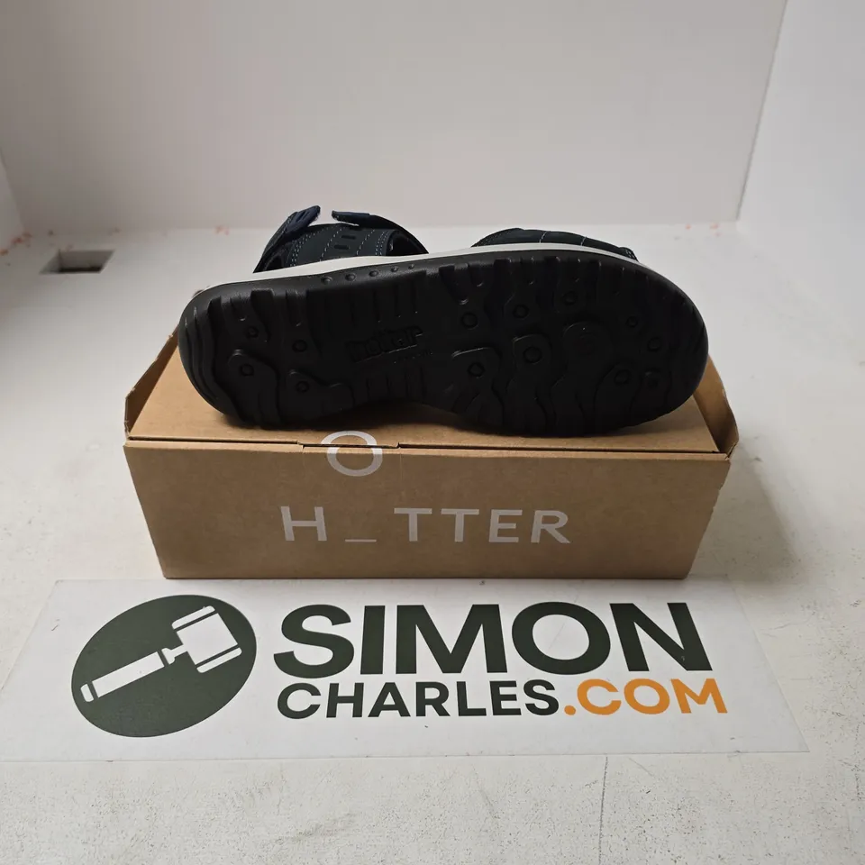 BOXED PAIR OF HOTTER WALK II EXTRA WIDE SANDALS IN NAVY - UK 6.5