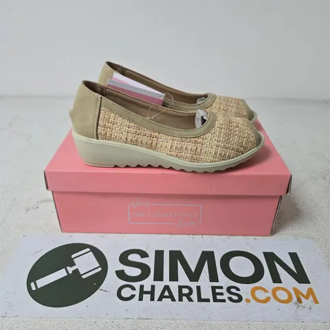 BOXED PAIR OF DR LIGHTFOOT CELINE SHOES IN BEIGE - SIZE 3
