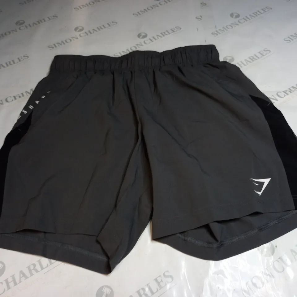 GYMSHARK WORKOUT SHORTS SIZE M