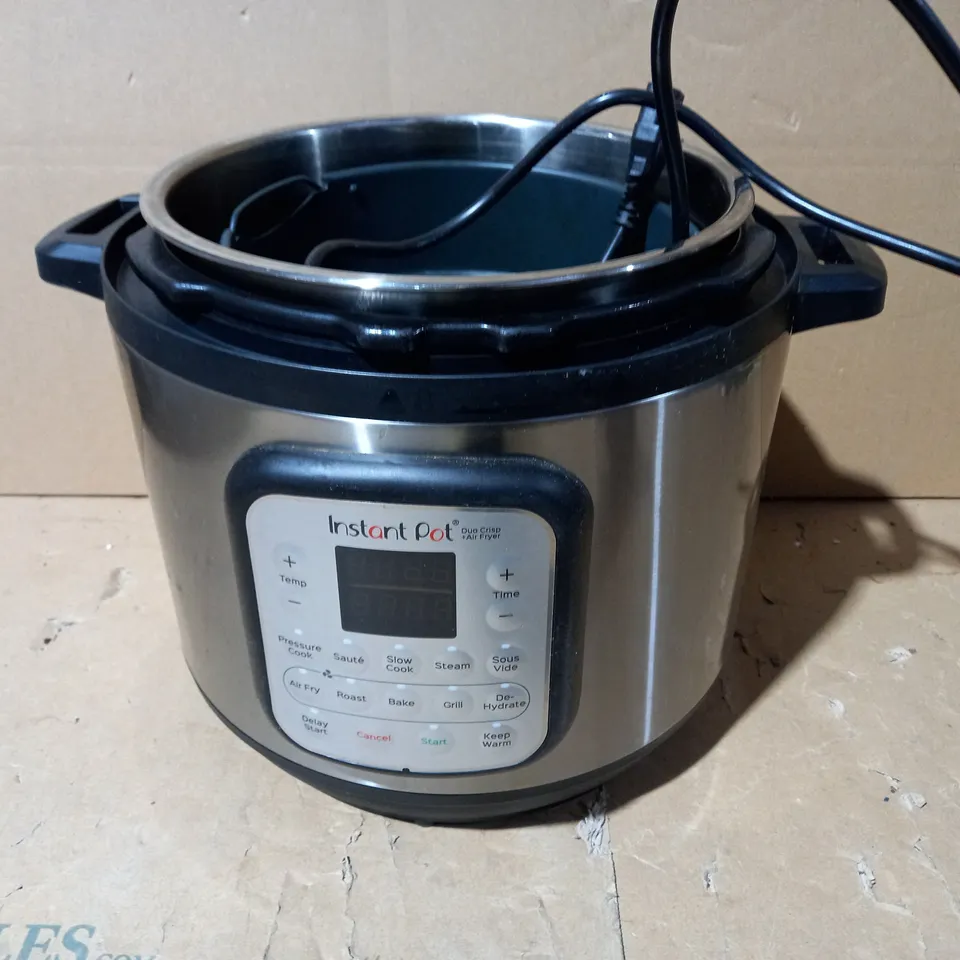 INSTANT POT PRESSURE COOKER