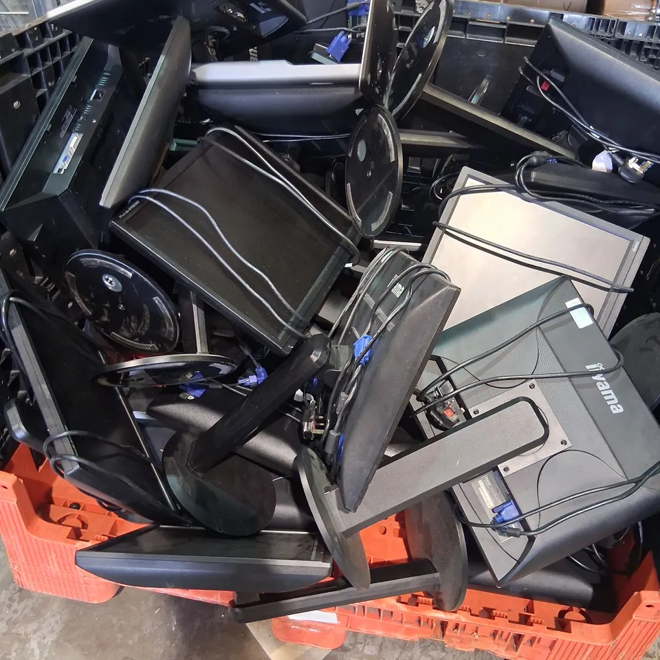 PALLET OF APPROXIMATELY 20 ASSORTED MONITORS